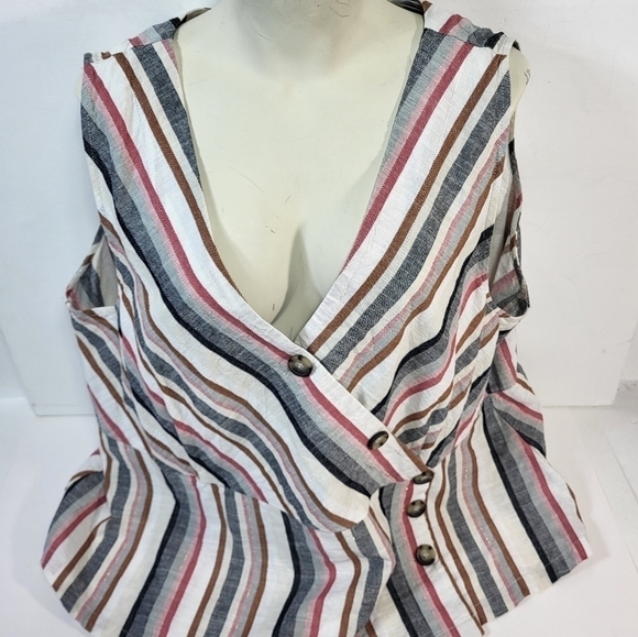 NWT Love & Legend Patterned Blouse - Picture 4 of 8